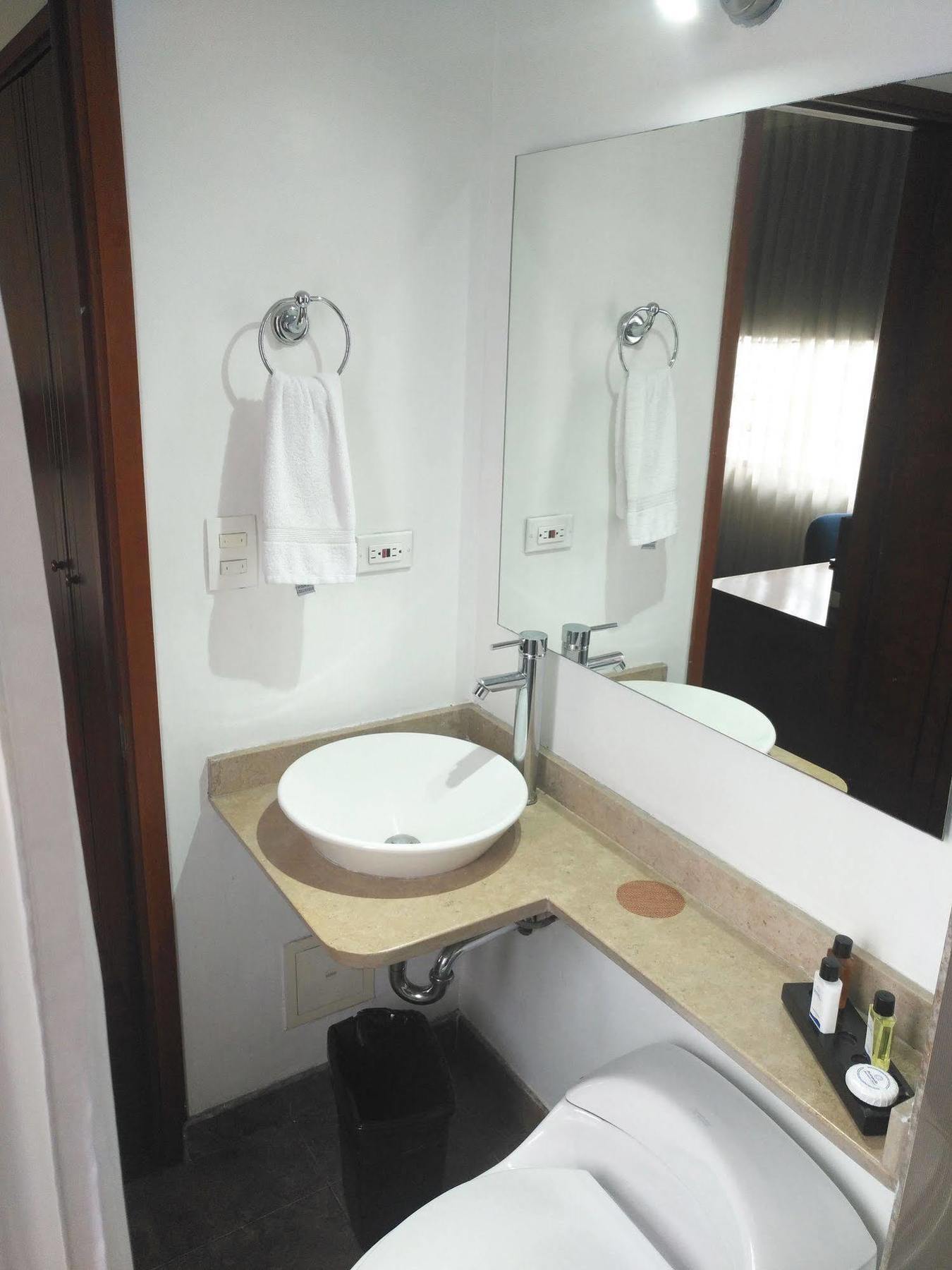 Teusaquillo Boutique Hotel Богота Экстерьер фото